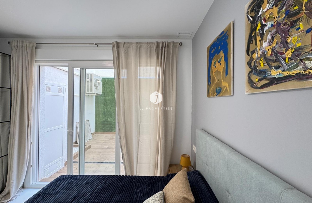 Resale - Apartment / flat -
Torrevieja - Estacion de autobuses