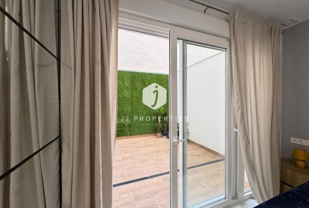 Resale - Apartment / flat -
Torrevieja - Estacion de autobuses