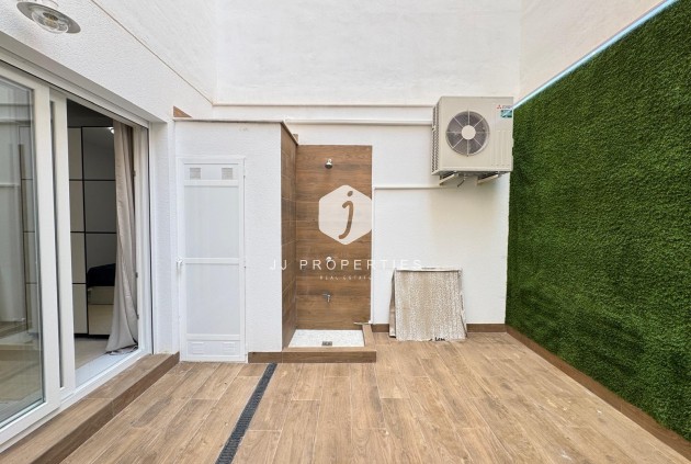 Resale - Apartment / flat -
Torrevieja - Estacion de autobuses