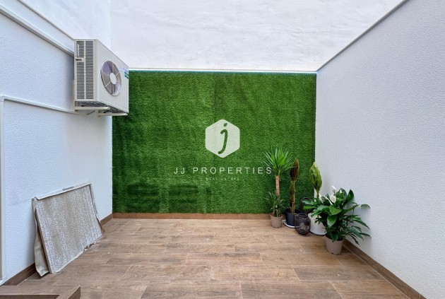 Resale - Apartment / flat -
Torrevieja - Estacion de autobuses
