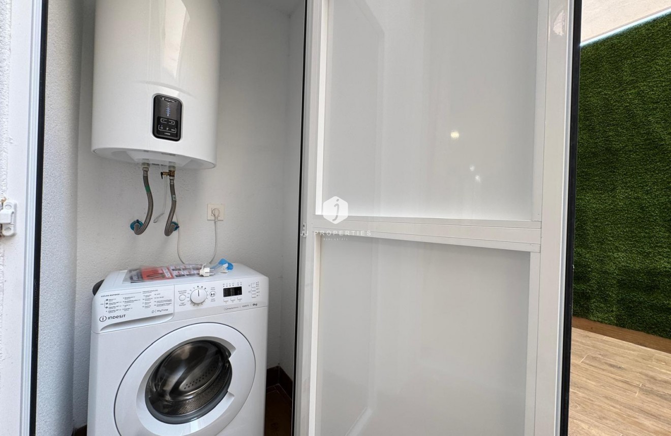 Resale - Apartment / flat -
Torrevieja - Estacion de autobuses