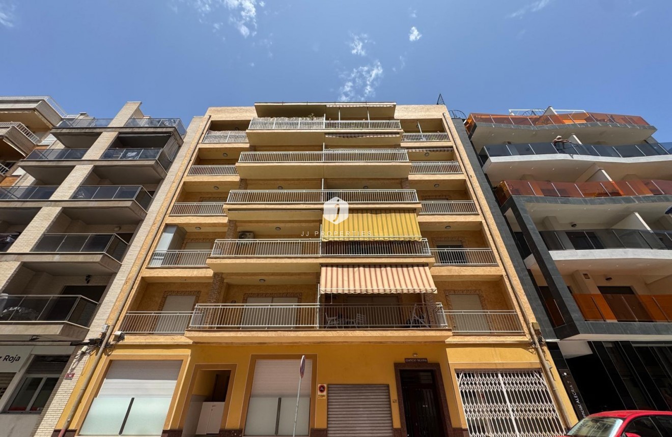 Resale - Apartment / flat -
Torrevieja - Estacion de autobuses