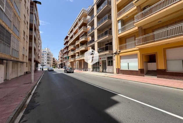 Resale - Apartment / flat -
Torrevieja - Estacion de autobuses