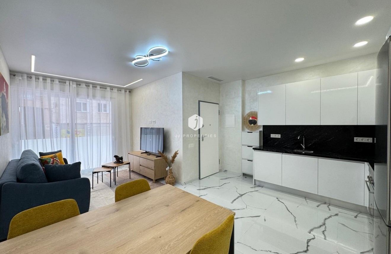 Resale - Apartment / flat -
Torrevieja - Estacion de autobuses