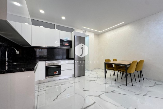 Resale - Apartment / flat -
Torrevieja - Estacion de autobuses