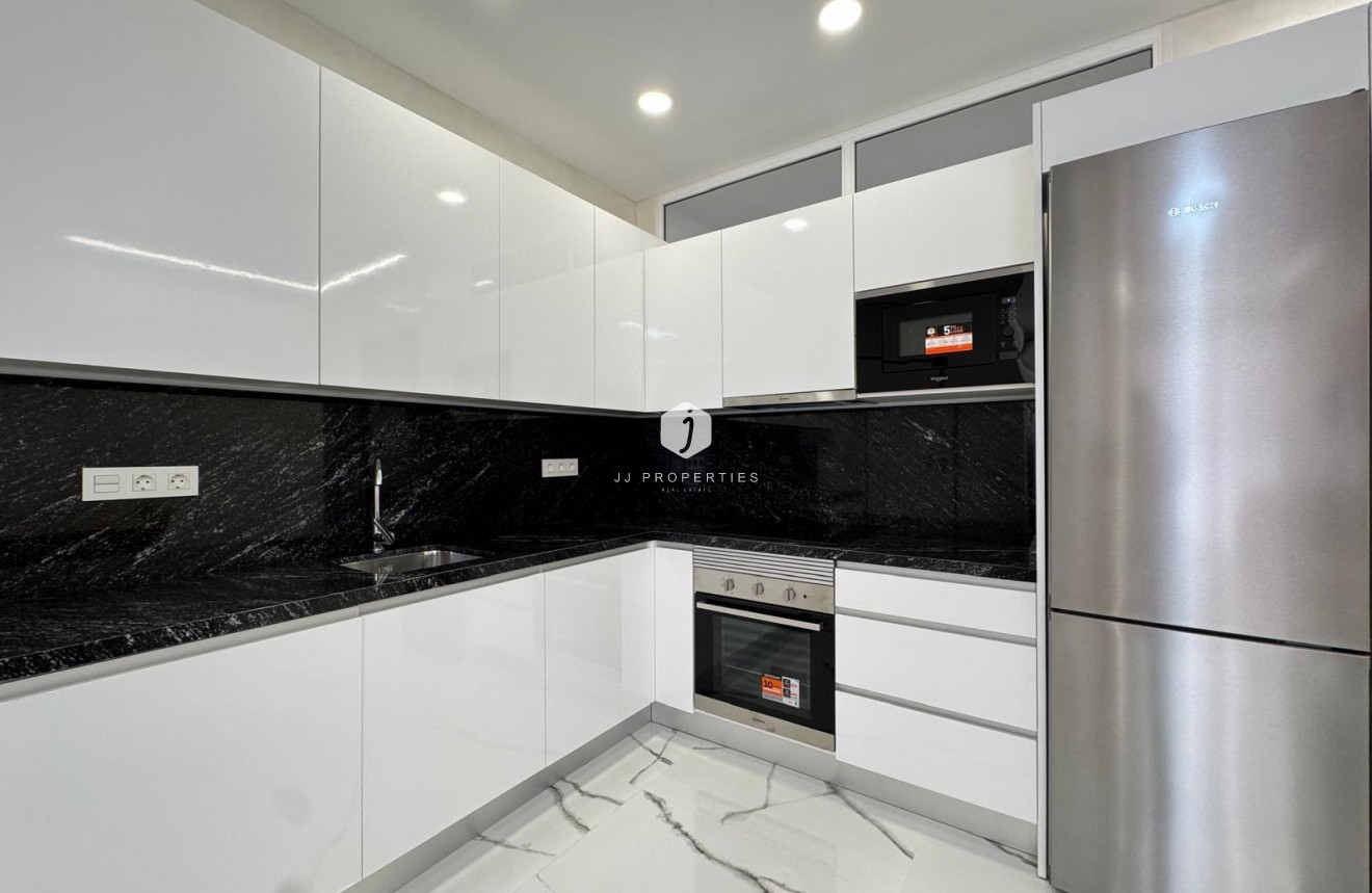 Resale - Apartment / flat -
Torrevieja - Estacion de autobuses