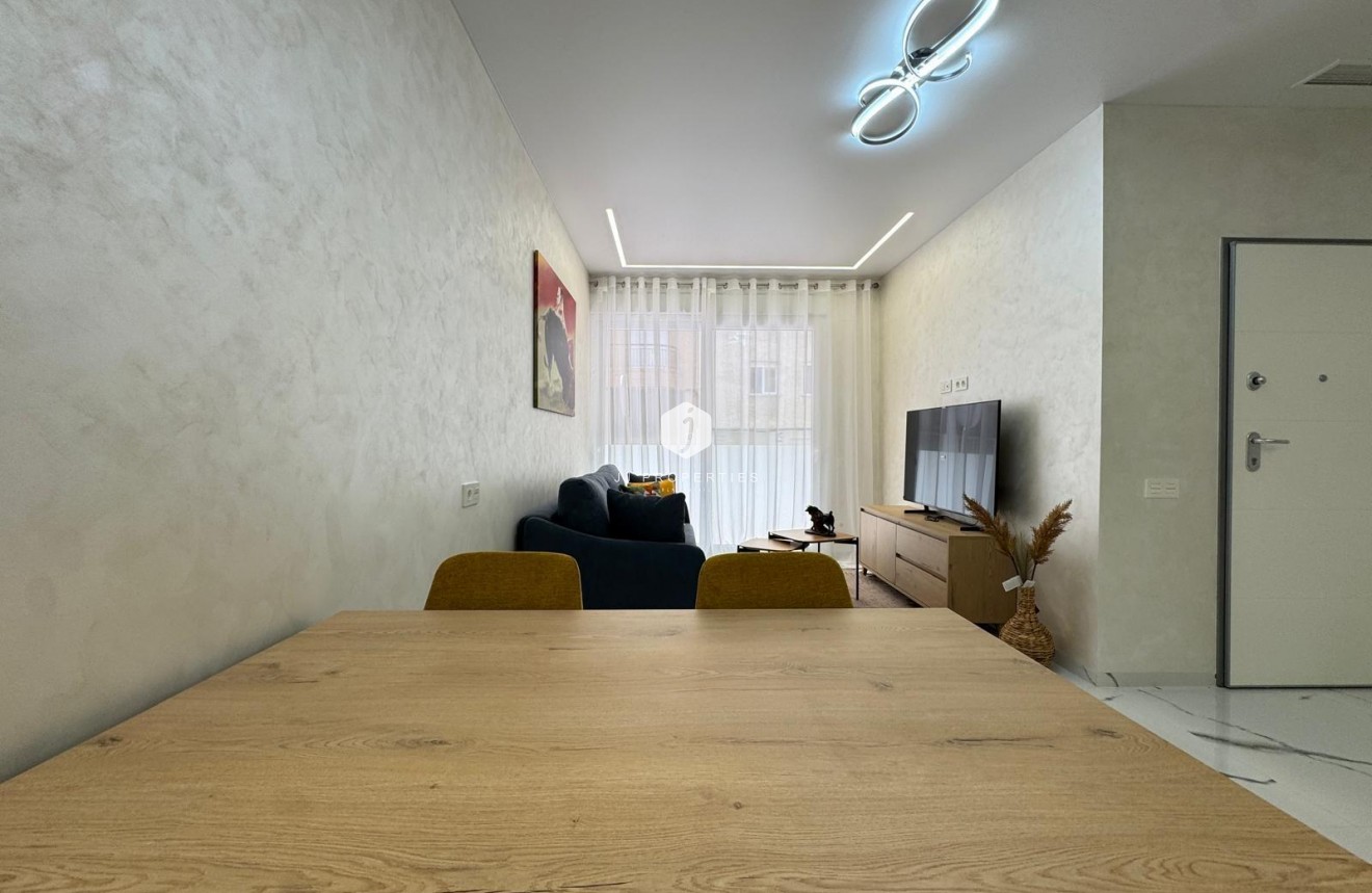 Resale - Apartment / flat -
Torrevieja - Estacion de autobuses