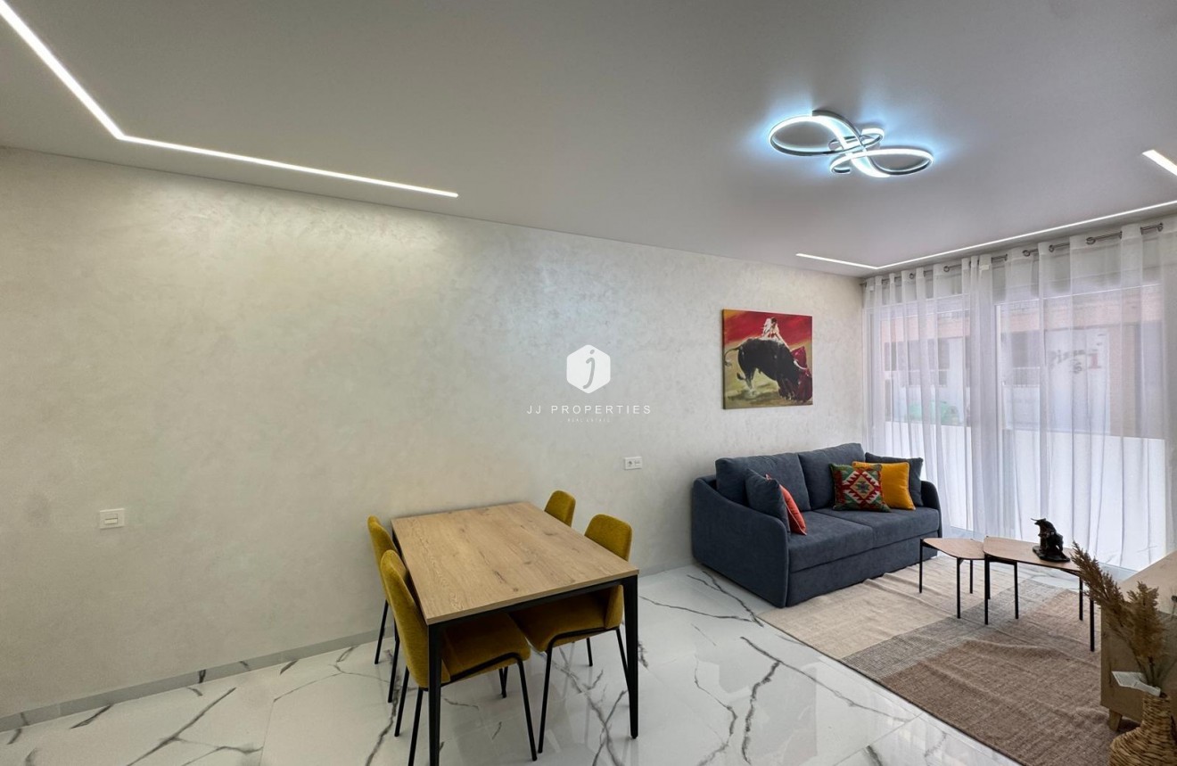 Resale - Apartment / flat -
Torrevieja - Estacion de autobuses