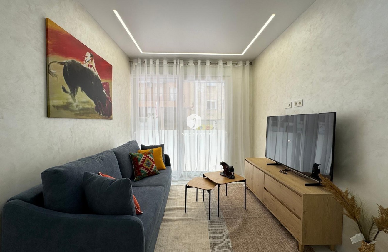 Resale - Apartment / flat -
Torrevieja - Estacion de autobuses