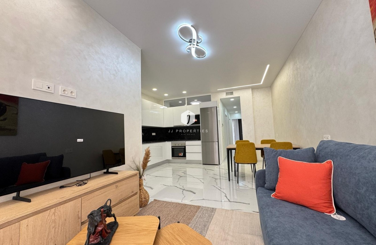 Resale - Apartment / flat -
Torrevieja - Estacion de autobuses