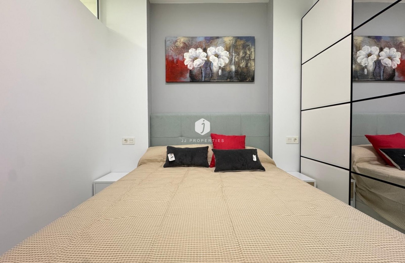 Resale - Apartment / flat -
Torrevieja - Estacion de autobuses