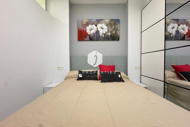 Resale - Apartment / flat -
Torrevieja - Estacion de autobuses