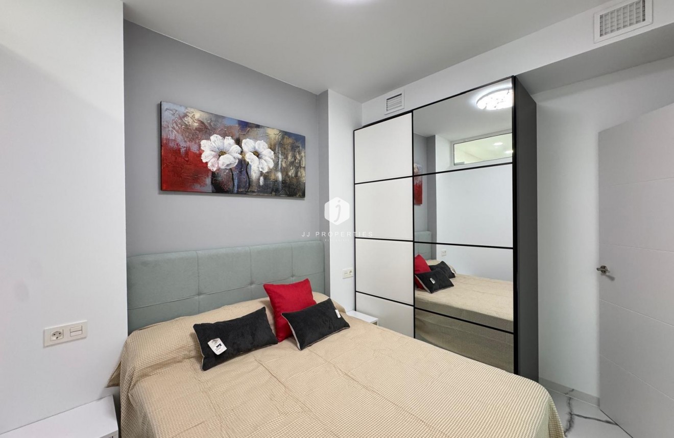 Resale - Apartment / flat -
Torrevieja - Estacion de autobuses