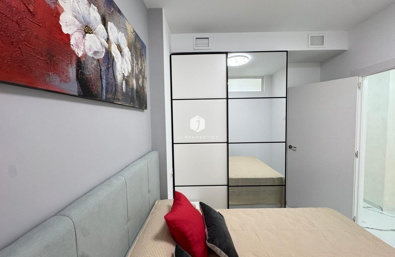 Resale - Apartment / flat -
Torrevieja - Estacion de autobuses