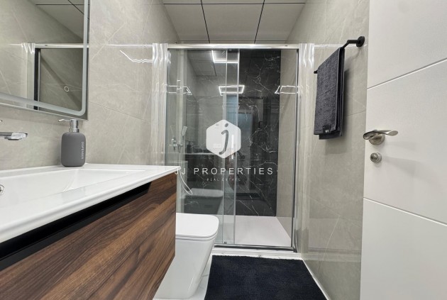 Resale - Apartment / flat -
Torrevieja - Estacion de autobuses