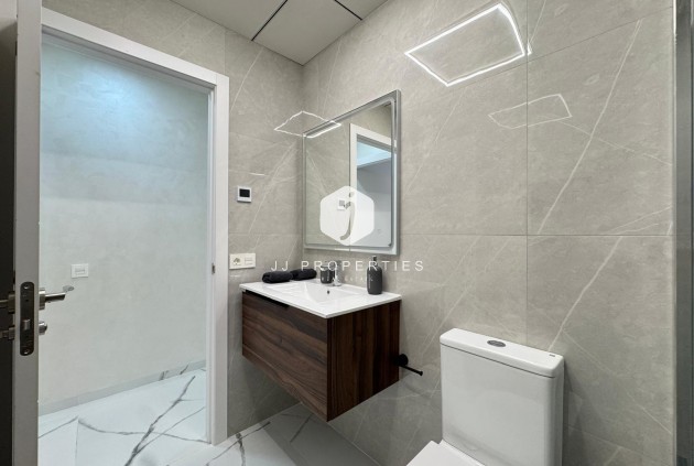 Resale - Apartment / flat -
Torrevieja - Estacion de autobuses