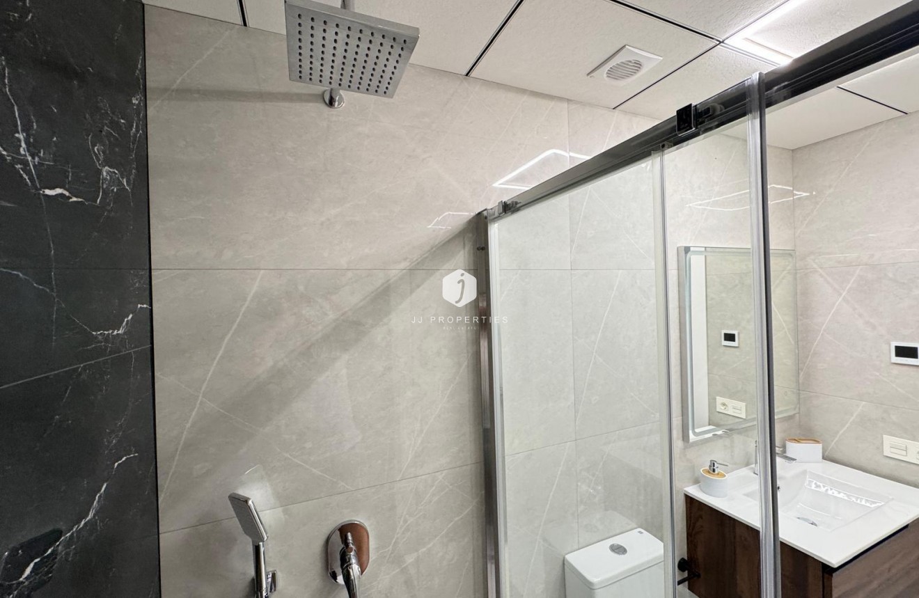 Resale - Apartment / flat -
Torrevieja - Estacion de autobuses