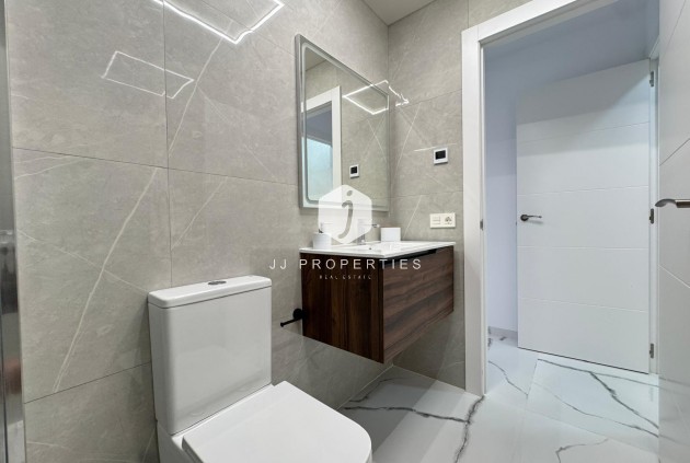 Resale - Apartment / flat -
Torrevieja - Estacion de autobuses