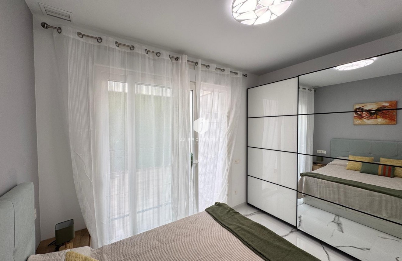 Resale - Apartment / flat -
Torrevieja - Estacion de autobuses