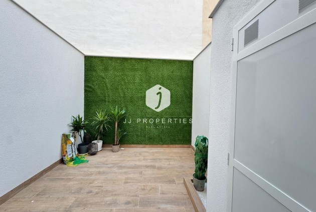 Resale - Apartment / flat -
Torrevieja - Estacion de autobuses