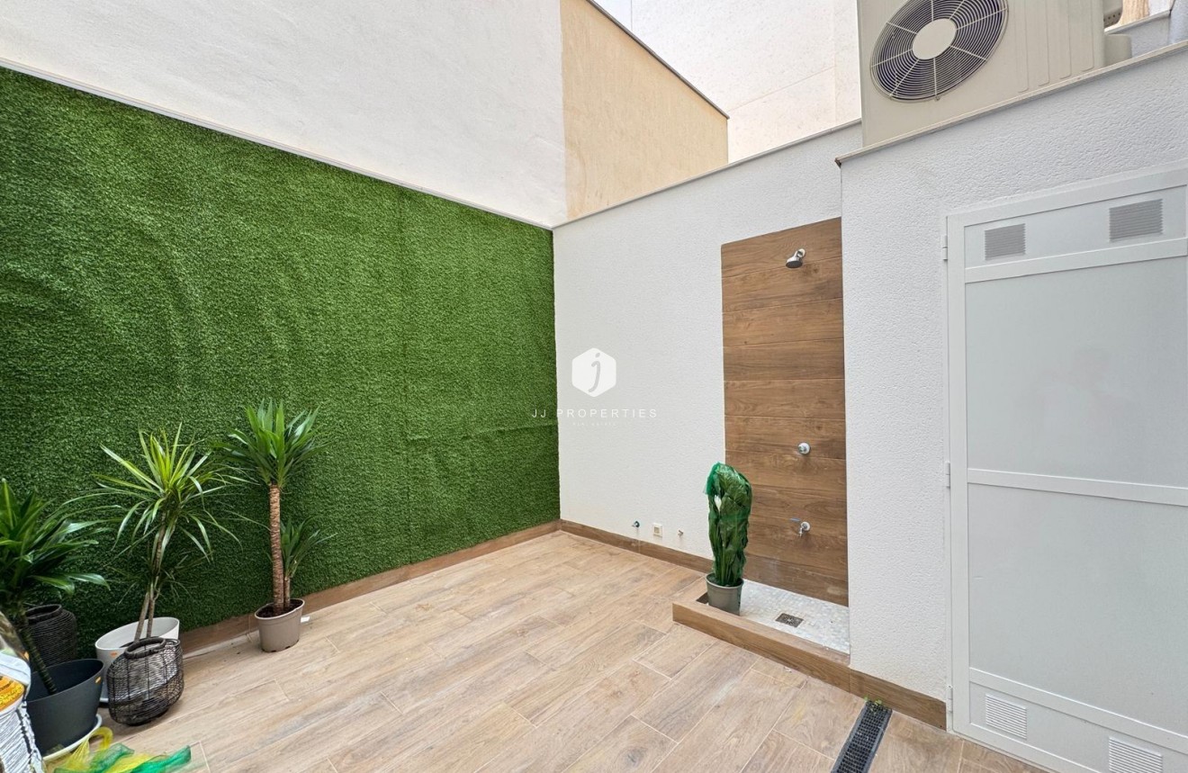 Resale - Apartment / flat -
Torrevieja - Estacion de autobuses