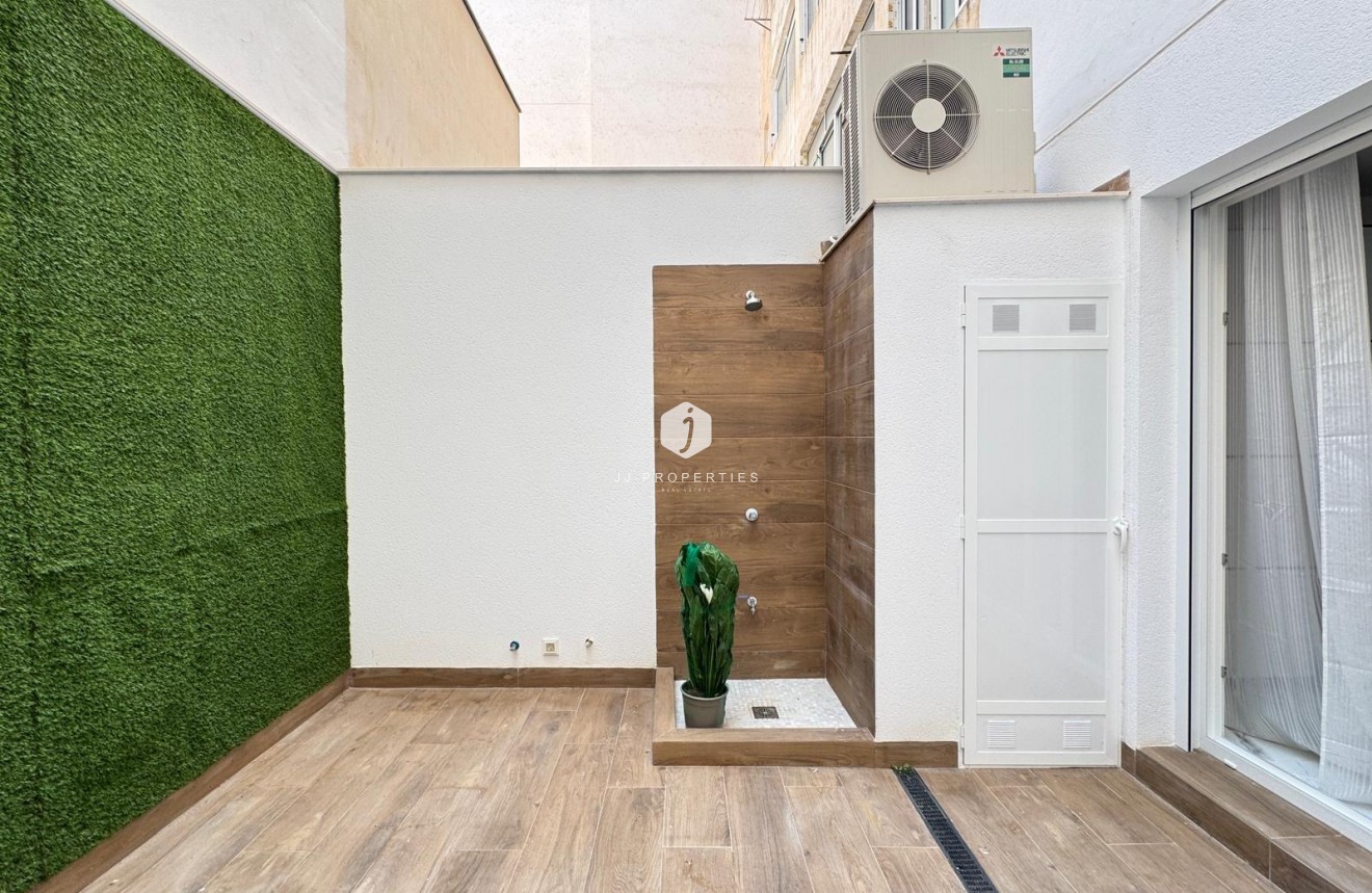 Resale - Apartment / flat -
Torrevieja - Estacion de autobuses
