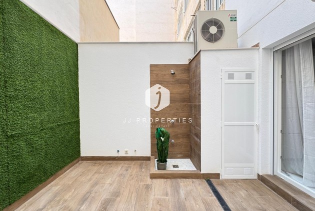 Resale - Apartment / flat -
Torrevieja - Estacion de autobuses