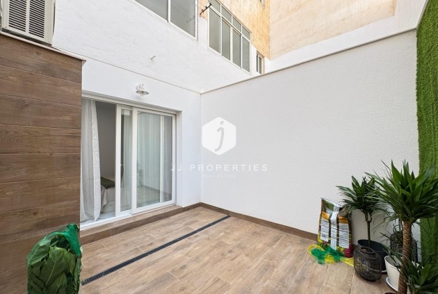 Resale - Apartment / flat -
Torrevieja - Estacion de autobuses