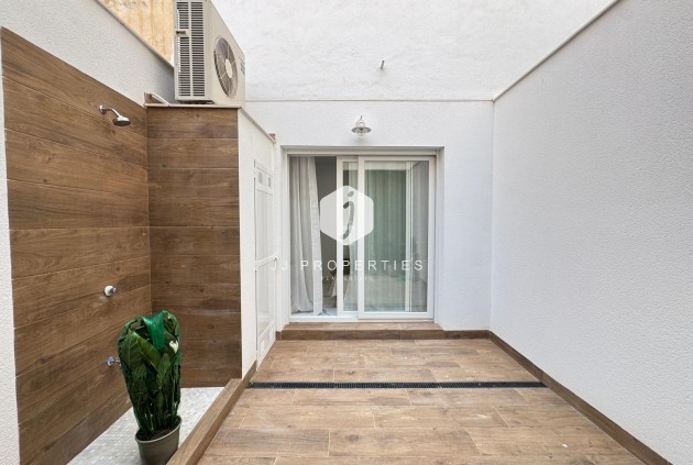 Resale - Apartment / flat -
Torrevieja - Estacion de autobuses