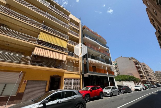 Resale - Apartment / flat -
Torrevieja - Estacion de autobuses