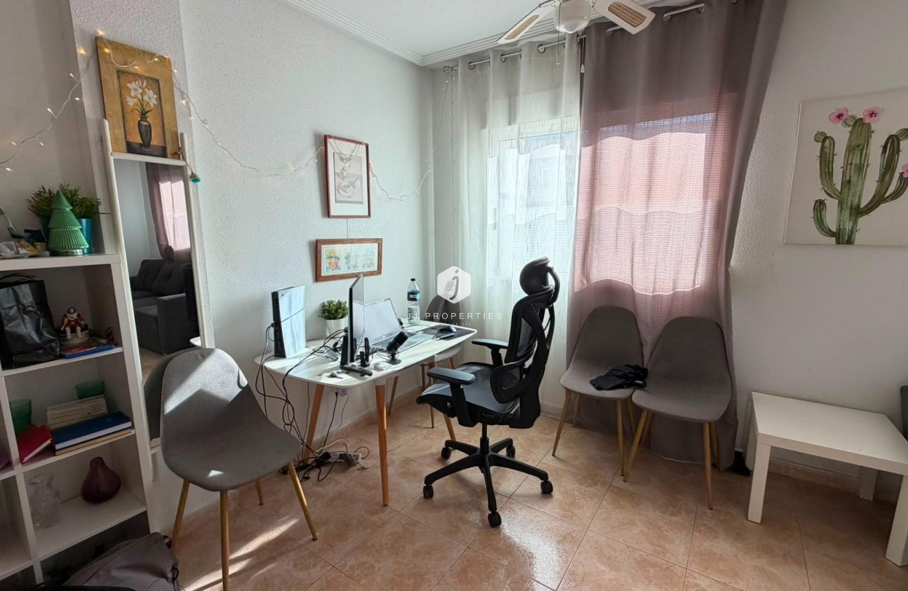 Resale - Apartment / flat -
Torrevieja - PARQUE DE LAS NACIONES