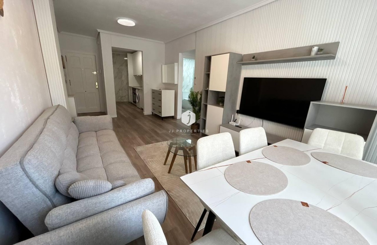 Resale - Apartment / flat -
Torrevieja - Estacion de autobuses