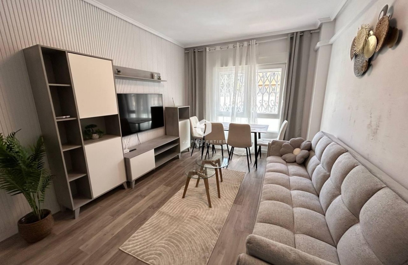 Resale - Apartment / flat -
Torrevieja - Estacion de autobuses