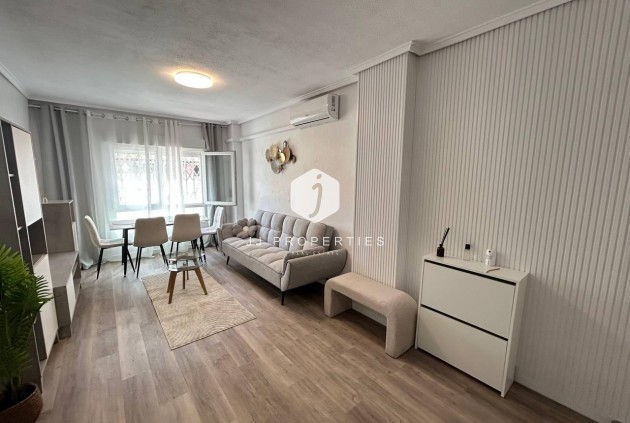 Resale - Apartment / flat -
Torrevieja - Estacion de autobuses