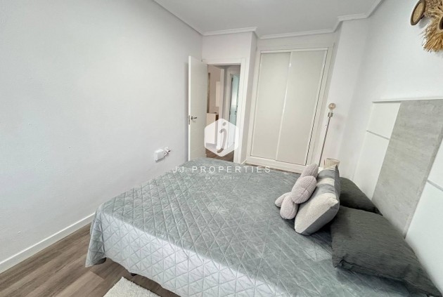 Resale - Apartment / flat -
Torrevieja - Estacion de autobuses