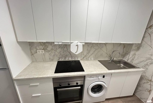 Resale - Apartment / flat -
Torrevieja - Estacion de autobuses