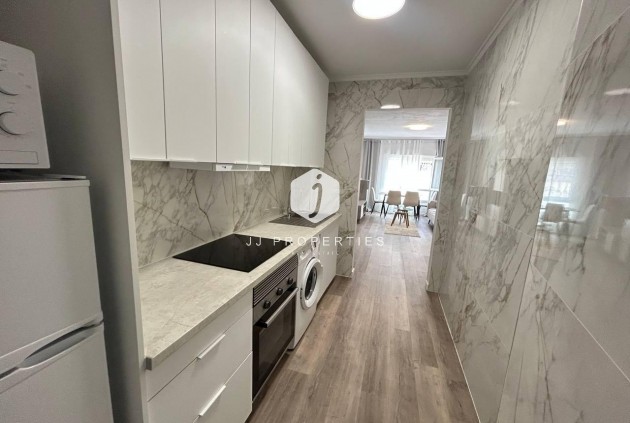 Resale - Apartment / flat -
Torrevieja - Estacion de autobuses