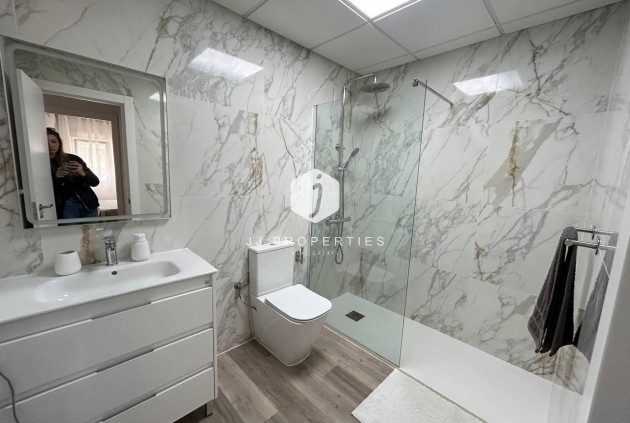 Resale - Apartment / flat -
Torrevieja - Estacion de autobuses