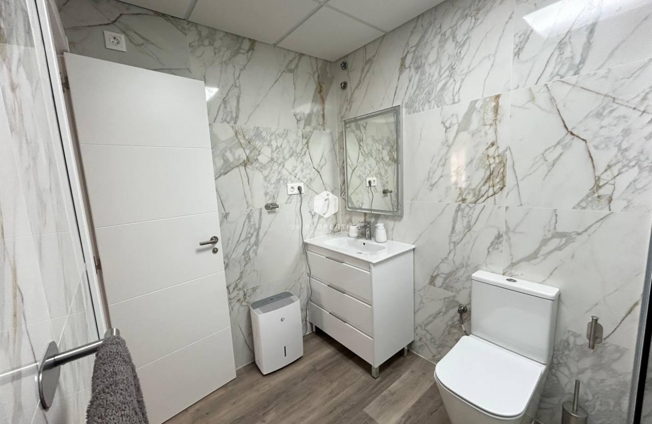 Resale - Apartment / flat -
Torrevieja - Estacion de autobuses