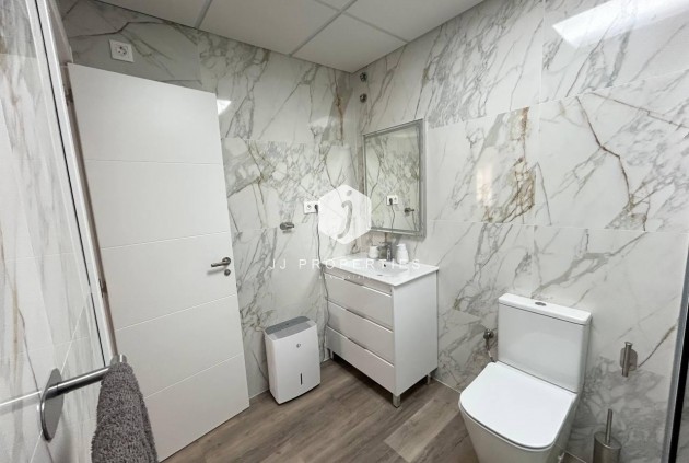 Resale - Apartment / flat -
Torrevieja - Estacion de autobuses