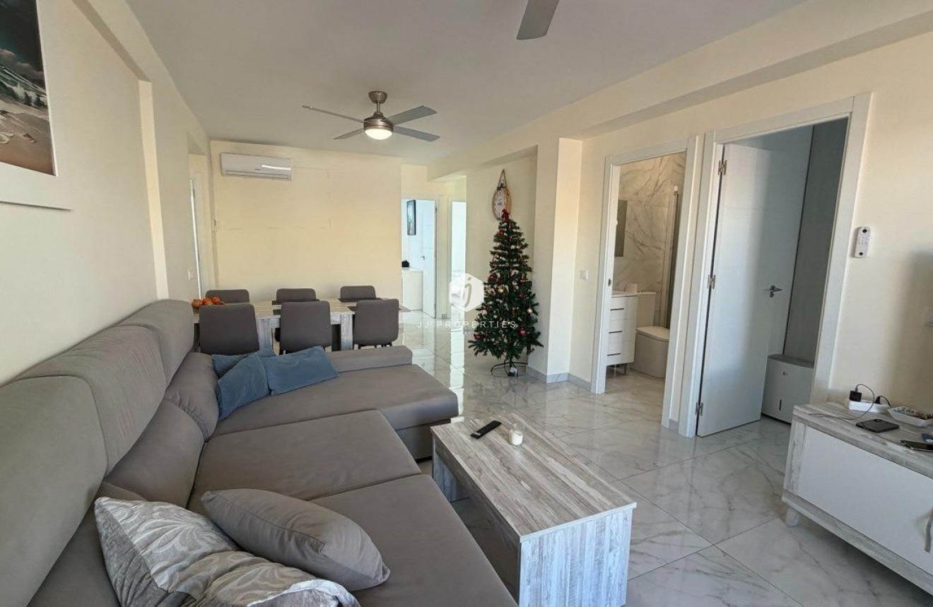 D'occasion - Appartement -
Torrevieja - Curva Del Palangre