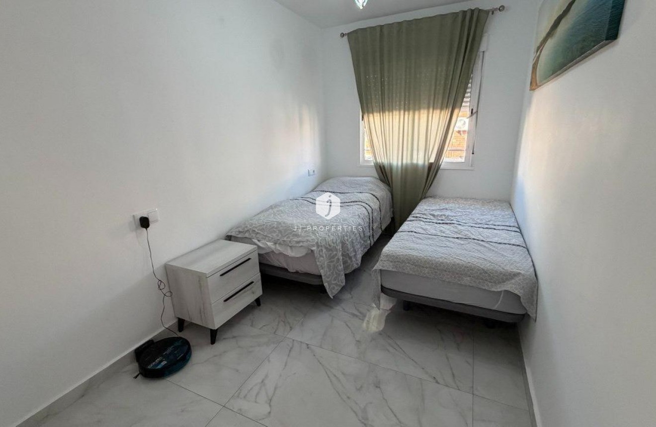 D'occasion - Appartement -
Torrevieja - Curva Del Palangre