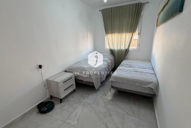 D'occasion - Appartement -
Torrevieja - Curva Del Palangre