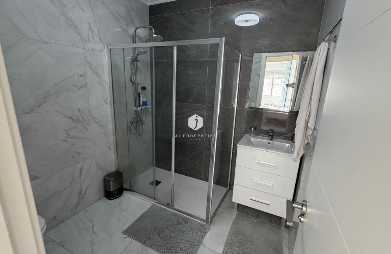 D'occasion - Appartement -
Torrevieja - Curva Del Palangre