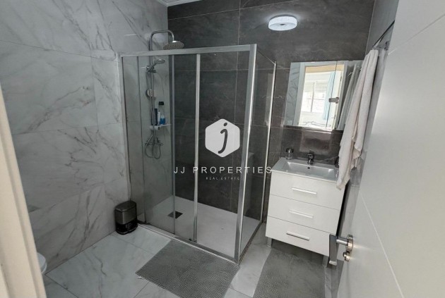 D'occasion - Appartement -
Torrevieja - Curva Del Palangre