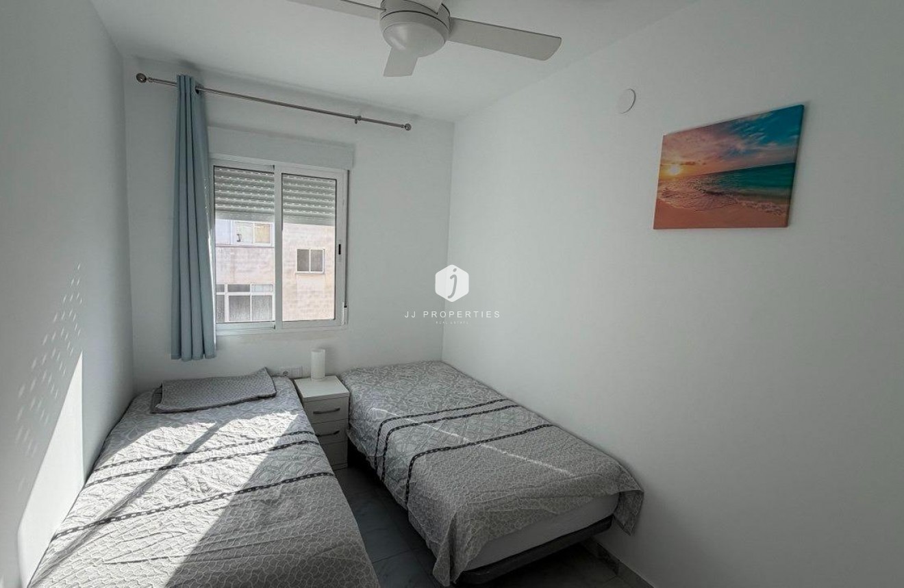 D'occasion - Appartement -
Torrevieja - Curva Del Palangre