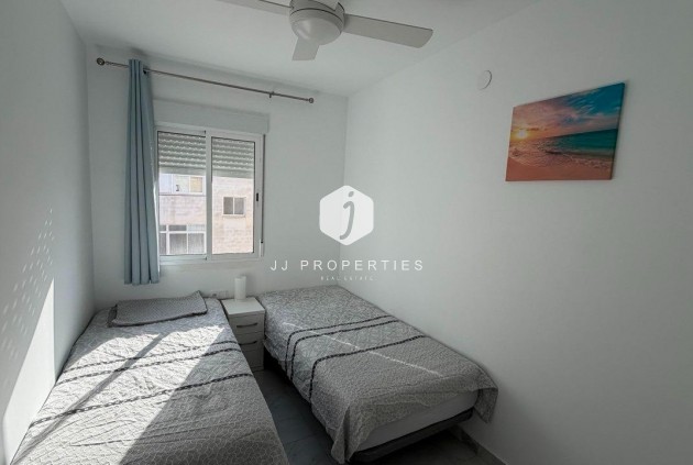 D'occasion - Appartement -
Torrevieja - Curva Del Palangre