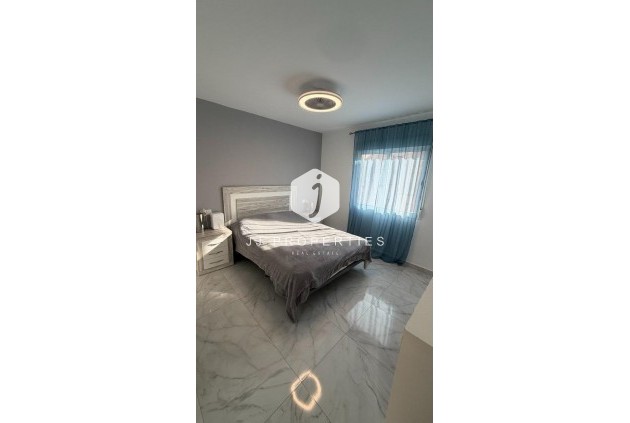 D'occasion - Appartement -
Torrevieja - Curva Del Palangre