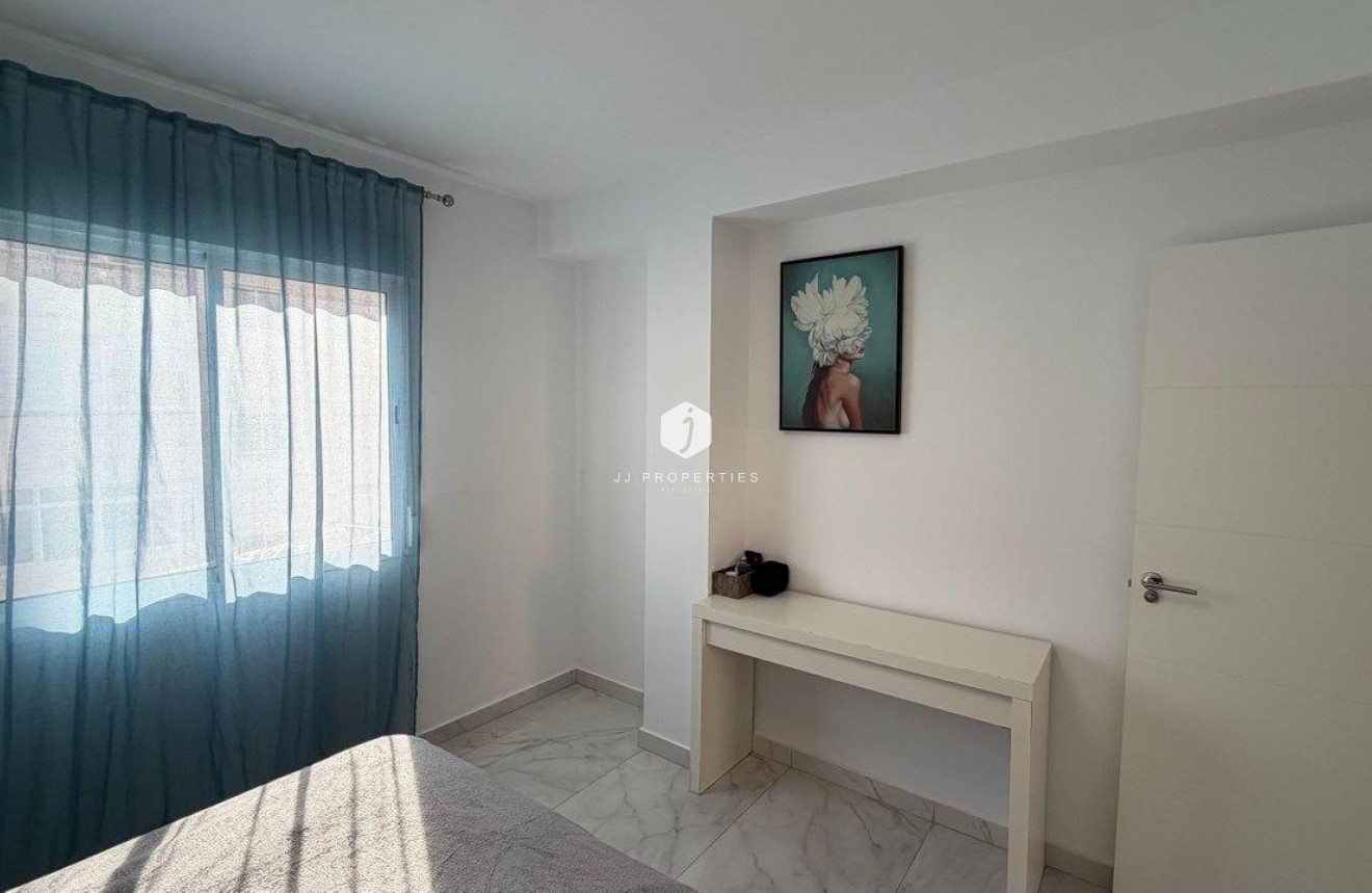 D'occasion - Appartement -
Torrevieja - Curva Del Palangre