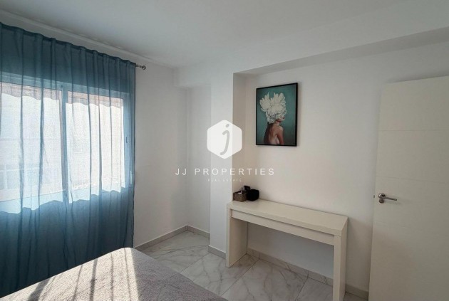 D'occasion - Appartement -
Torrevieja - Curva Del Palangre